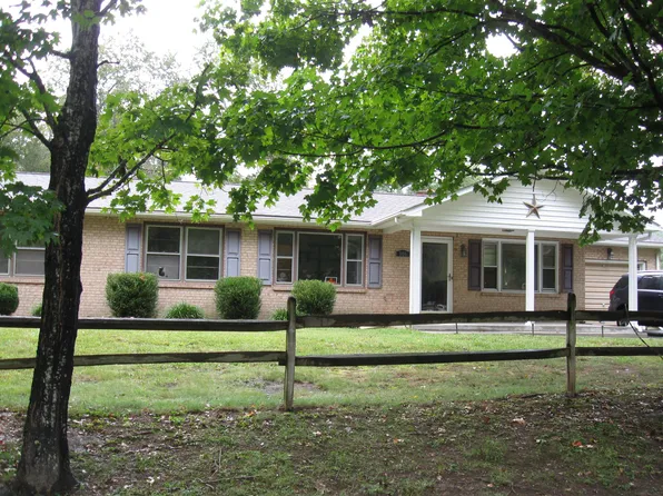 106 Minuet Dr, Covington, VA 24426