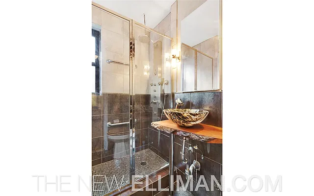 Sold by Douglas Elliman | media 21