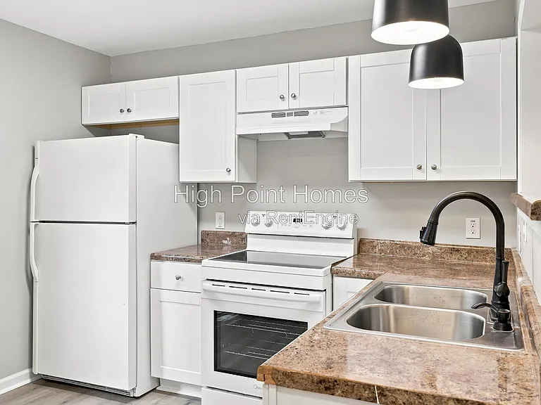 3408 Jones St #1 — Photo 8