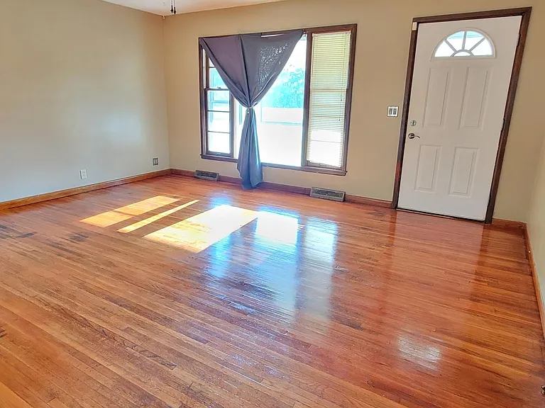 3344 S Washington Ave — Photo 5