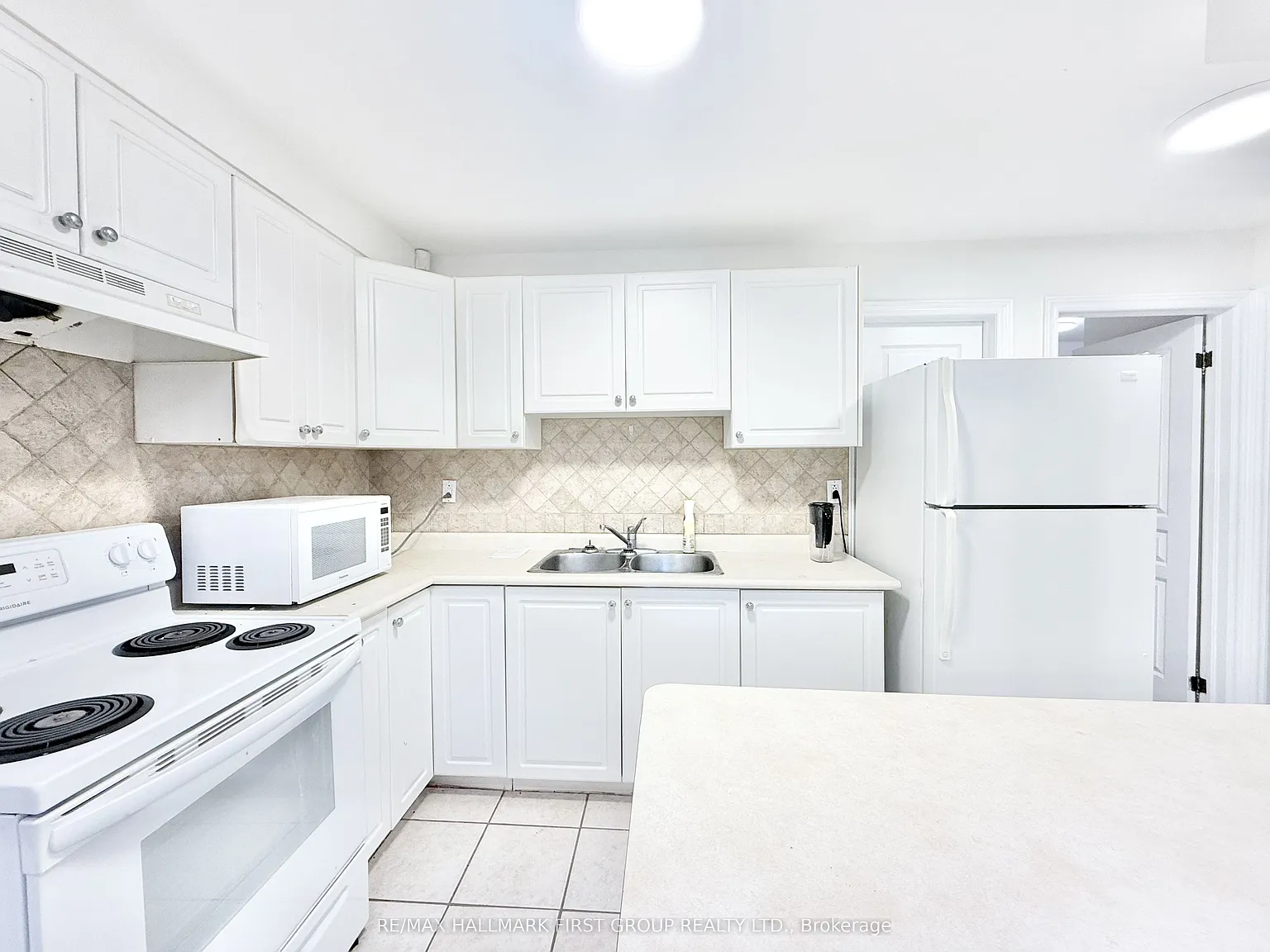 2 bed, $2,150 — Photo 2