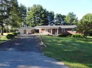 68 Roland St, Crossville, TN 38555