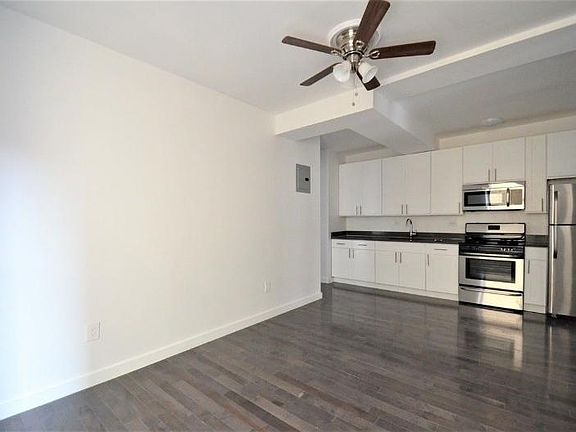 3rd image of 2710 Morris Ave