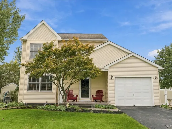 6546 Amy Ln, Lockport, NY 14094