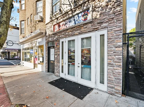 1303 Summit Avenue image 1 of 21