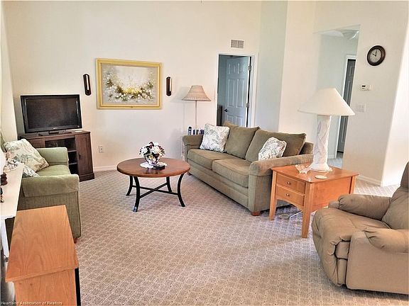 2nd image of 4 Oakwood Ct