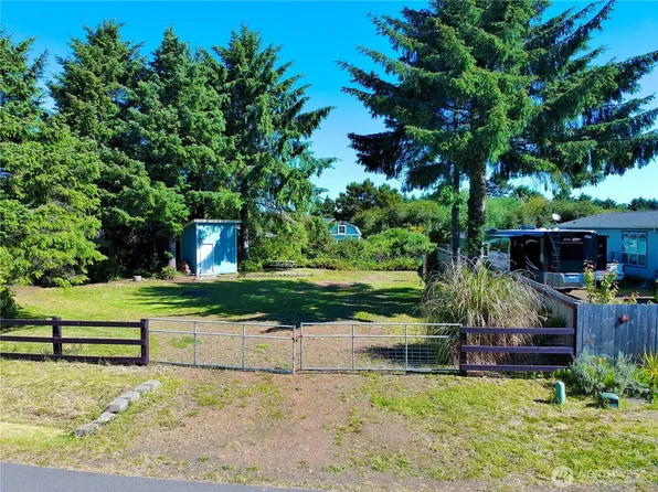 198 N Narwhal Loop NW, Ocean Shores, WA 98569