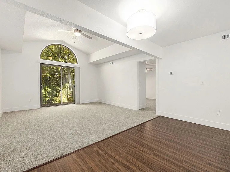 Byron Lakes Apartments — Photo 111
