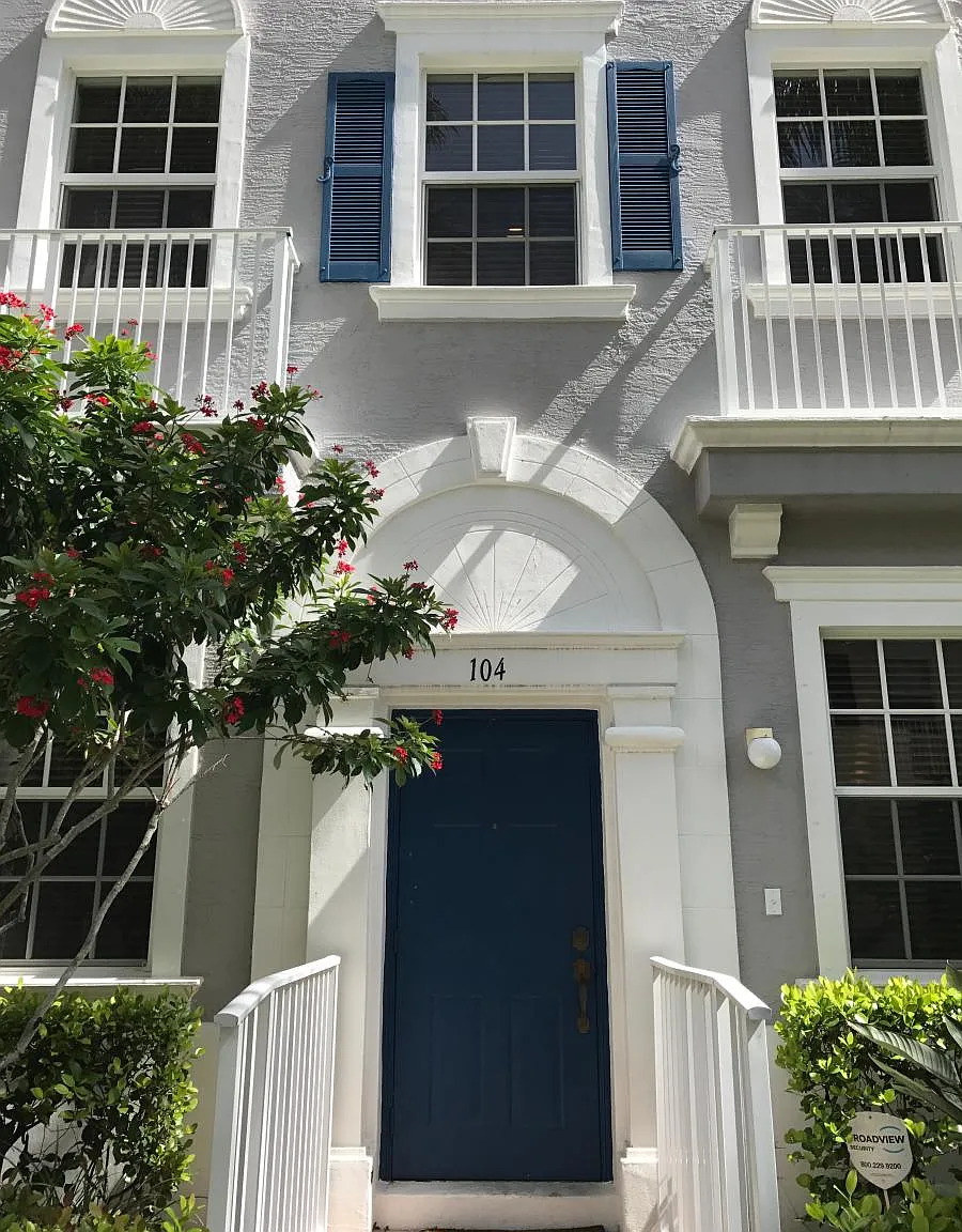 3 bed, 2.5 bath, 1542 sqft, $3,000 — Photo 1