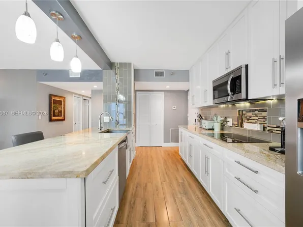 3850 Washington St APT 702, Hollywood, FL 33021