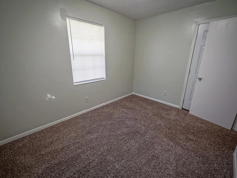 2304 Hartsfield Ct #B — Photo 25