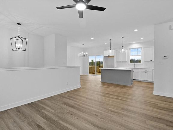 3rd image of 517 Scenic View Ave