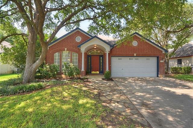 1st image of 118 Pecan Vista Ln