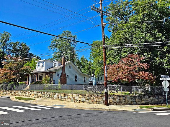 4th image of 3103 N Pershing Dr