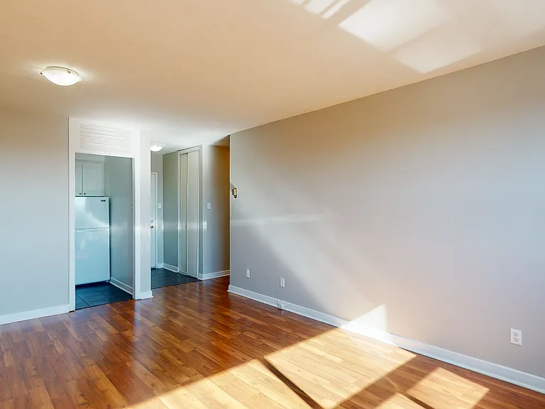 335 Cooper St — Photo 45