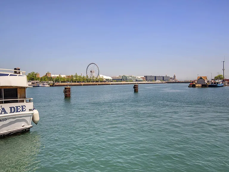 North Harbor Tower — Photo 33