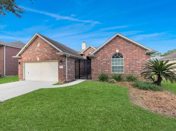 1819 Misty Falls Ln, Richmond, TX 77406