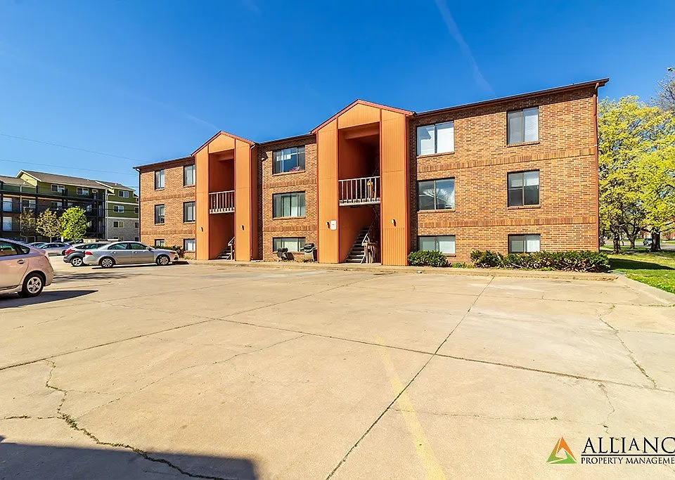 Bluemont Ave. 913