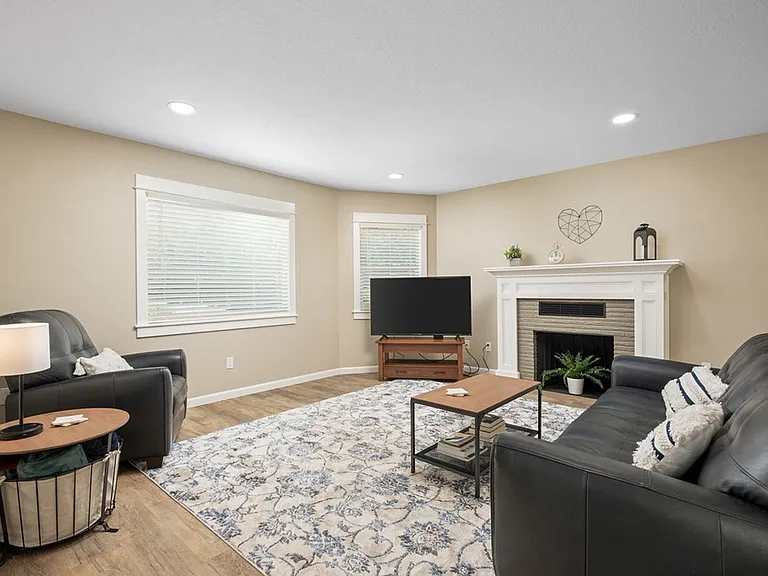 3233 SE 51st Ave — Photo 5