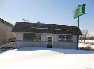 179 W Highland Rd, Highland, MI 48357