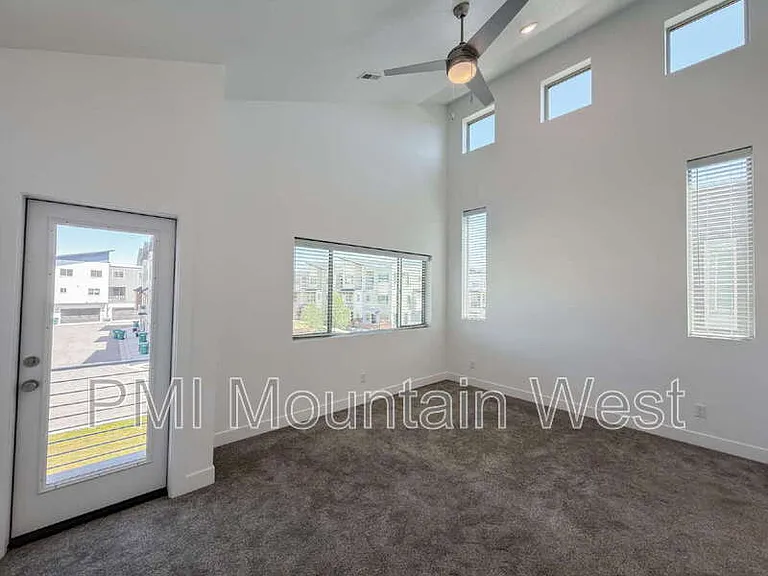 506 W 2200 N — Photo 20