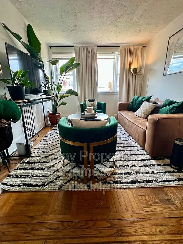 2 bed, 1.0 bath, 1000 sqft, $1,500 — Photo 3