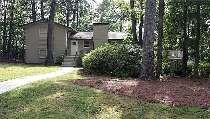 1493 Chateau Dr