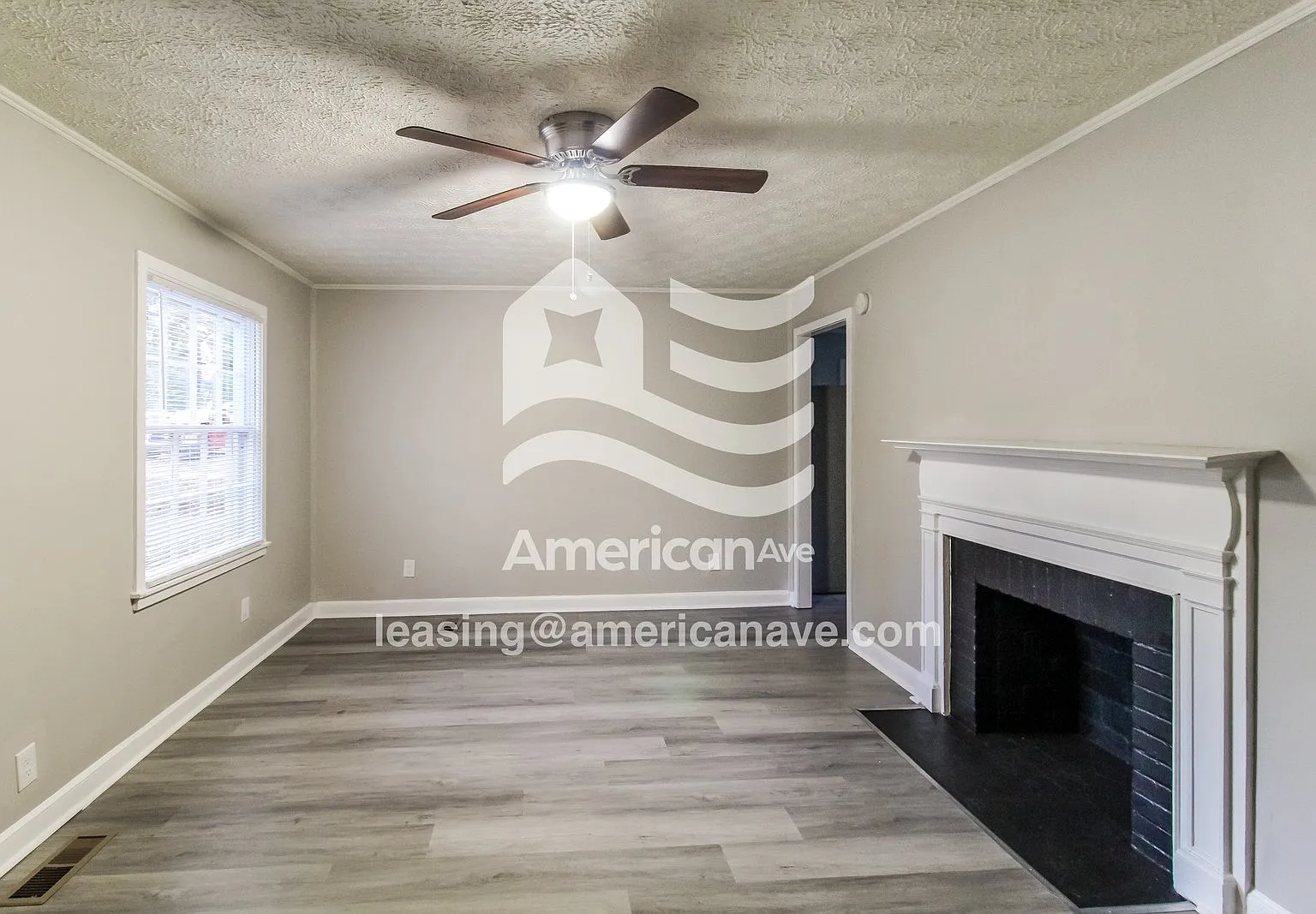2 bed, 1.0 bath, 1132 sqft, $969 — Photo 2