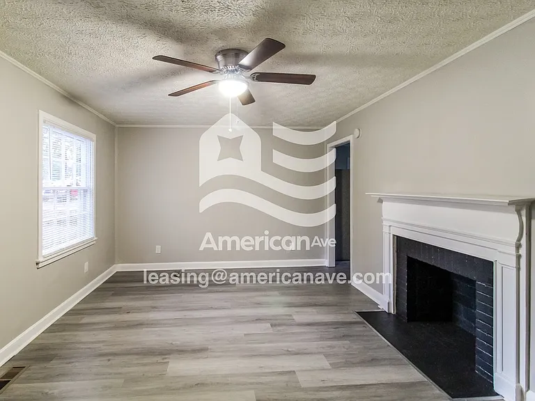 1192168_002_living_room_14000696.jpg