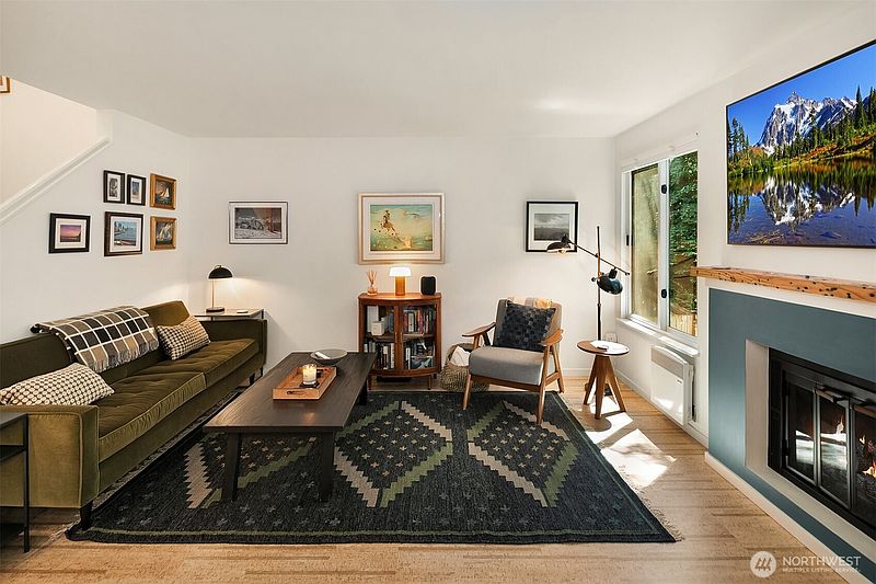 5th image of 15628 8th Avenue SW #B