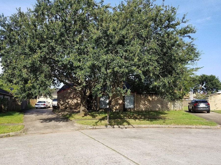 1st image of 8607 Parkhill Forest Dr