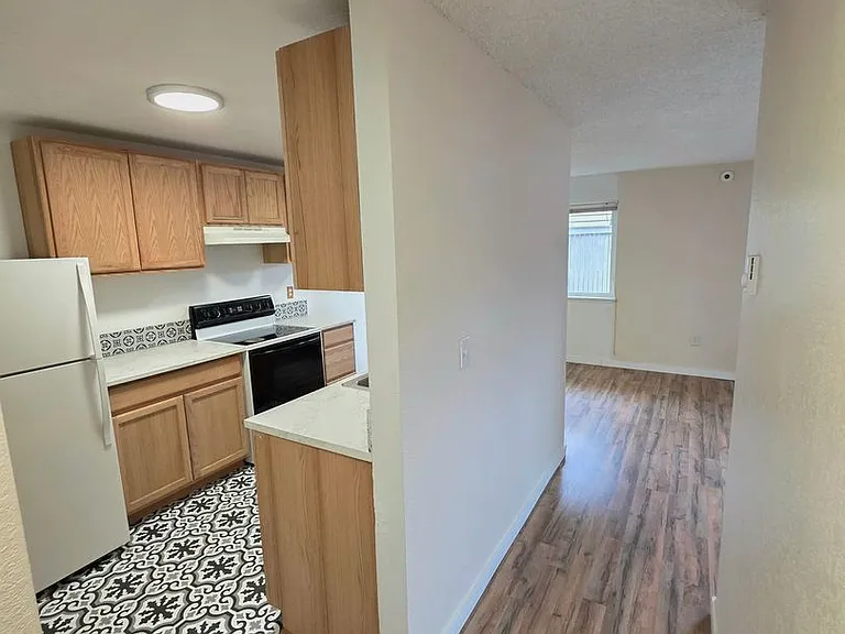 1150 Sunset Blvd NE #116 — Photo 11