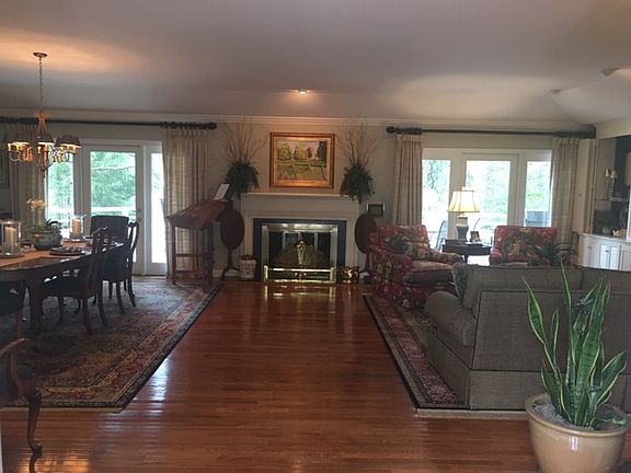 Living Room/Dining Room