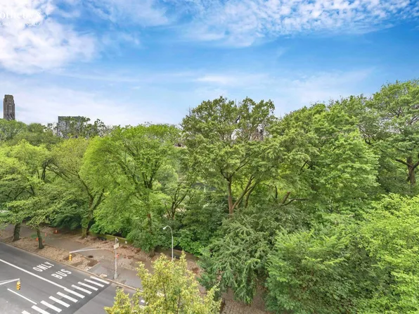 930 5th Avenue image 1 of 14