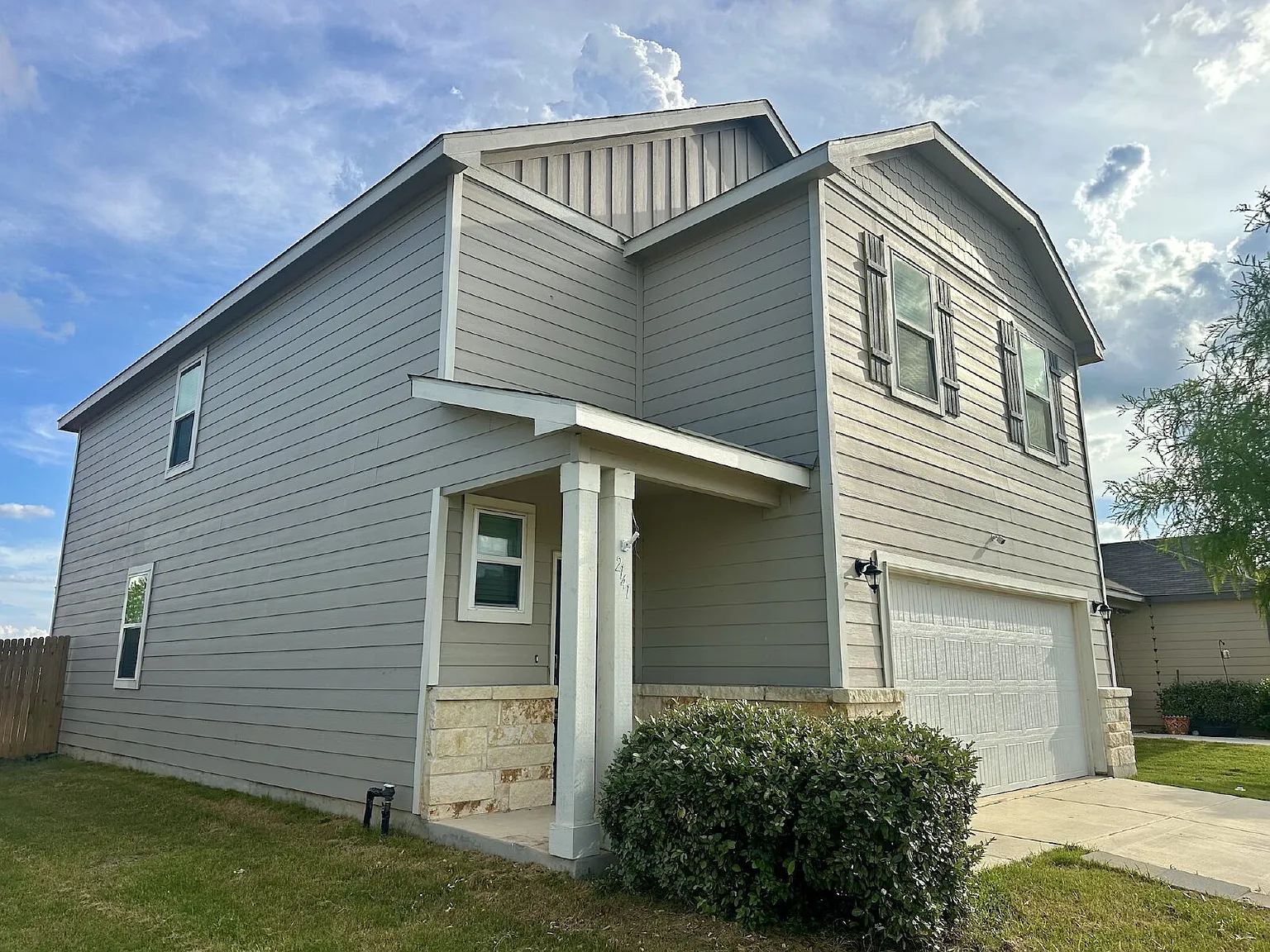 4 bed, 3.0 bath, 2097 sqft, $1,850 — Photo 3