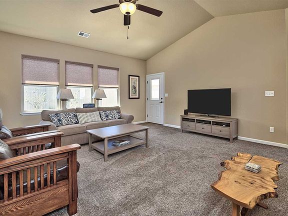 Vaulted Ceilings!