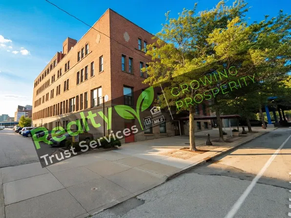1133 W 9th St APT 409, Cleveland, OH 44113