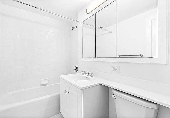 5th image of 215 E 68th St #8-F
