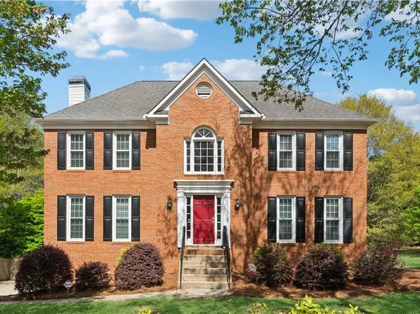 1075 Pebble Bend Dr, Grayson, GA 30017