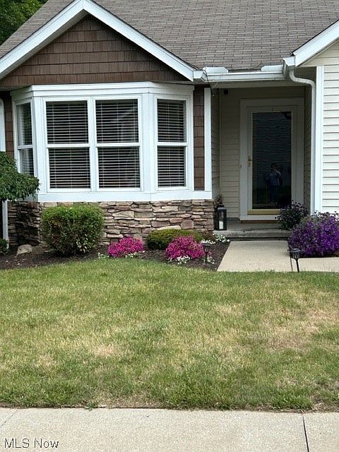 1st image of 955 Bristol Dr