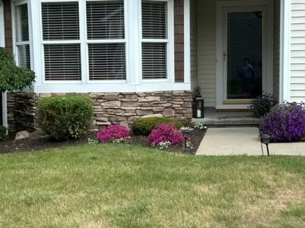 955 Bristol Dr, Akron, OH 44312