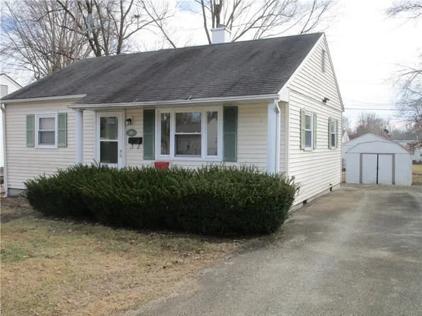 115 Macarthur Blvd, Pana, IL 62557