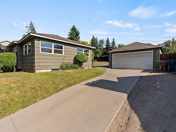 3rd image of 3218 E 24th Ave
