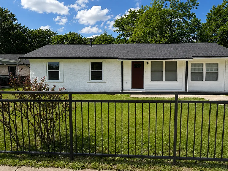 Stunning 3-bedroom, 2-bathroom single-family home for rent in South Austin, TX. Features a secure gated driveway with dedicated parking. Located in one of South Austin's most sought-after residential neighborhoods.