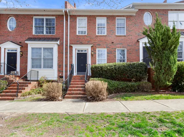 525 Copperline Dr, Chapel Hill, NC 27516