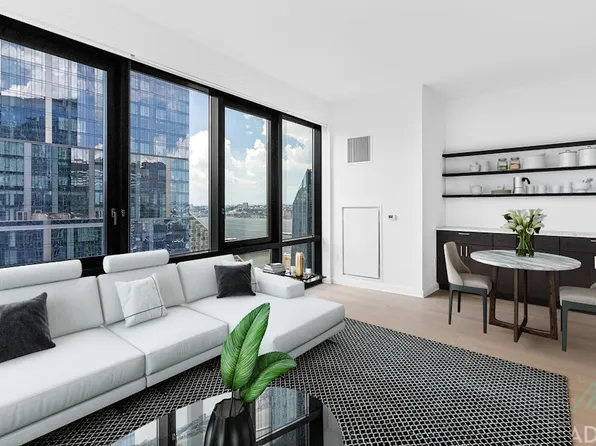 21 West End Avenue 3209 image 2 of 28