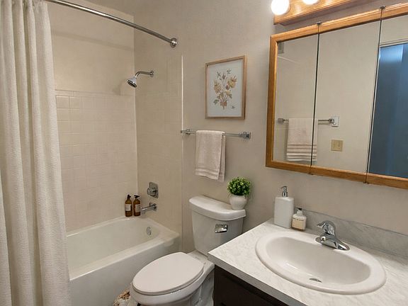 4th image of 1020 S 41st Ave APT 1