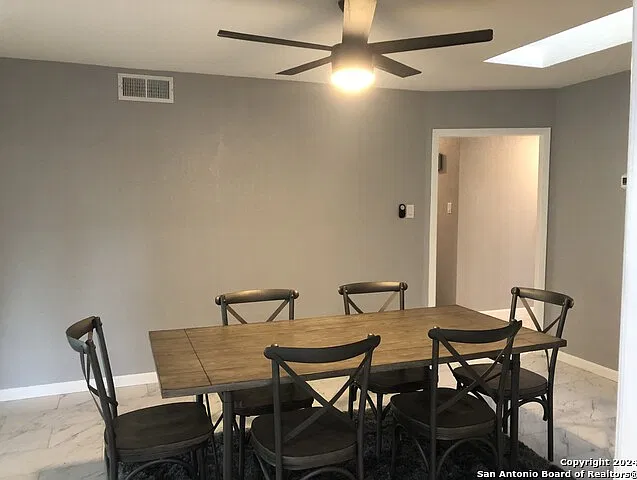 3 bed, 2.0 bath, 1794 sqft, $2,500 — Photo 4