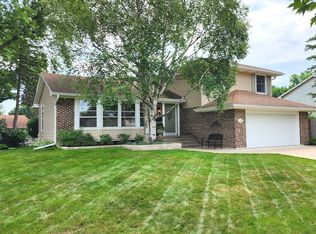 606 Dawes St, Libertyville, IL