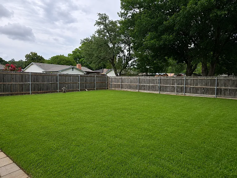 1421 Bryan Dr — Photo 28
